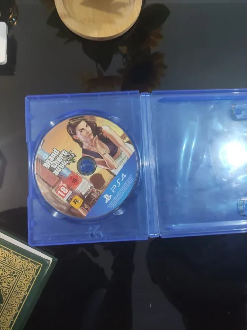 PS 4