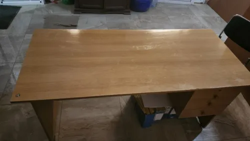 Bureau avec 3 ètageres