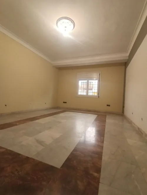 Location Appartement Niveau de villa F8 Oran Oran