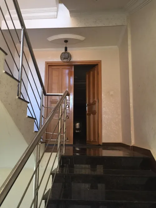 Location Appartement Niveau de villa F8 Oran Oran