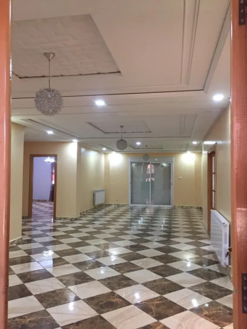 Location Appartement Niveau de villa F8 Oran Oran