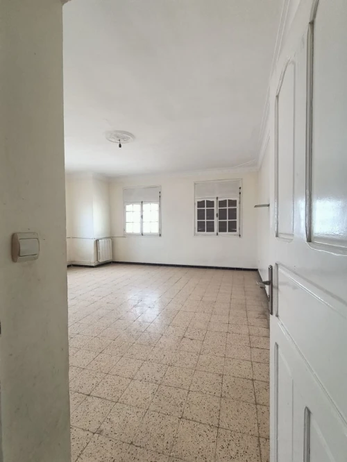 Location Appartement Niveau de villa F6 Oran Oran
