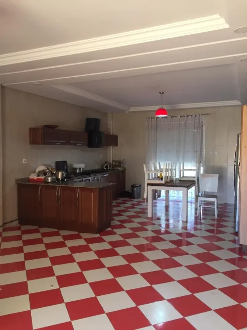Location Appartement Niveau de villa F8 Oran Oran