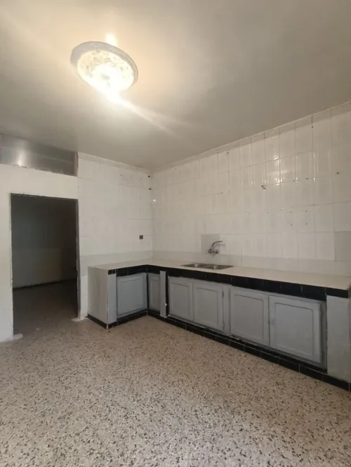 Location Appartement Niveau de villa F8 Oran Oran