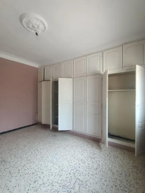 Location Appartement Niveau de villa F8 Oran Oran