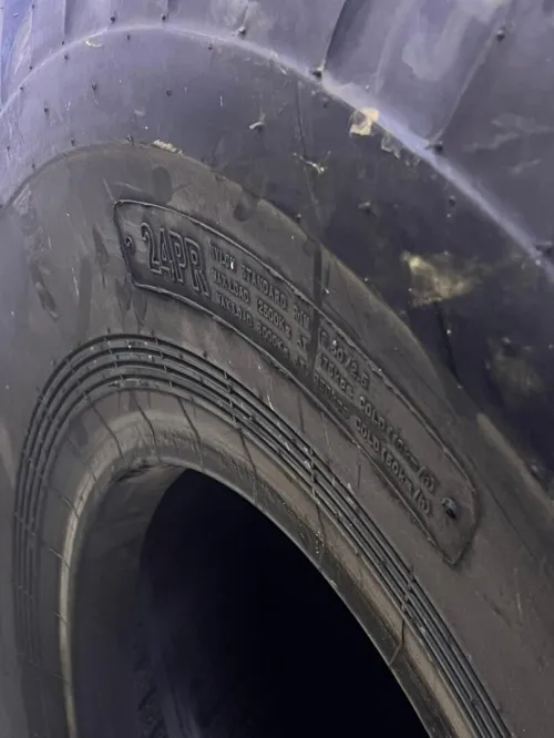 Pneus Roadbuster neuf jamais utilisé