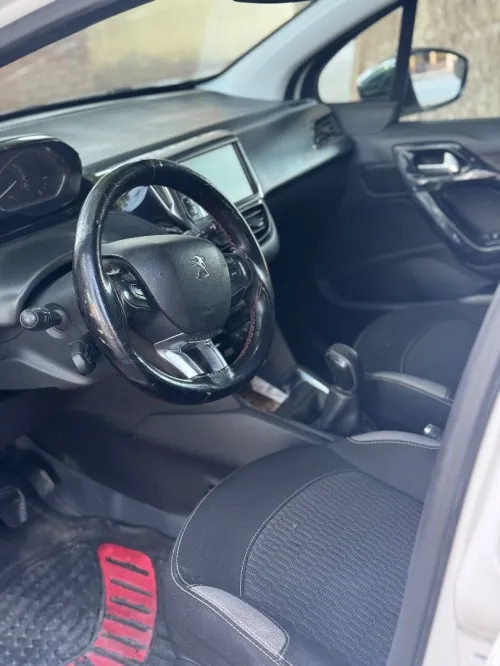 Peugeot 208 2018 Allure