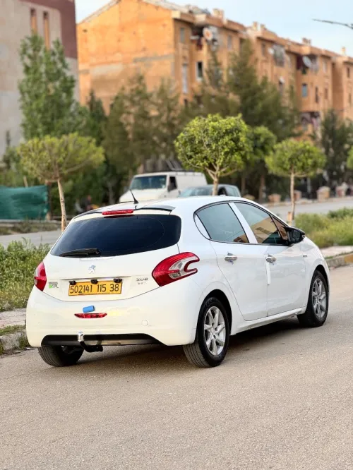 Peugeot 208 2015 208