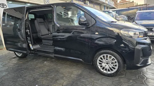 Peugeot Traveller 2026 Business