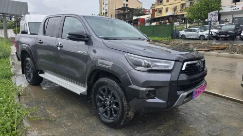 Toyota Hilux 2025 Invincible