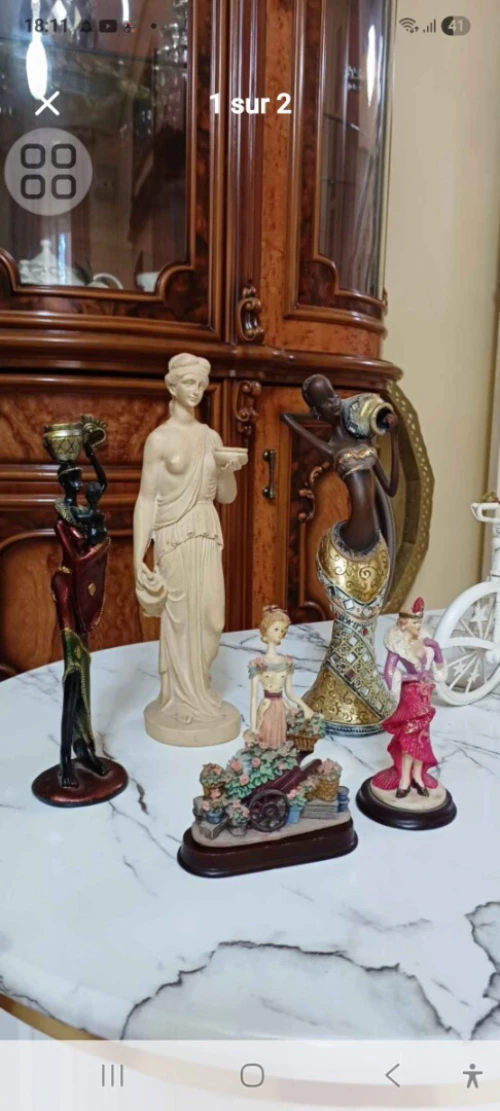 Statuettes