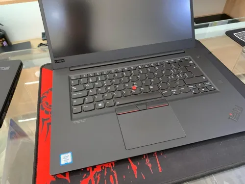  thinkpad P1 gen 2  xeon E 2276m 64 gb DDR4 1000 gb ssd quadro T2000 4 gb up 36