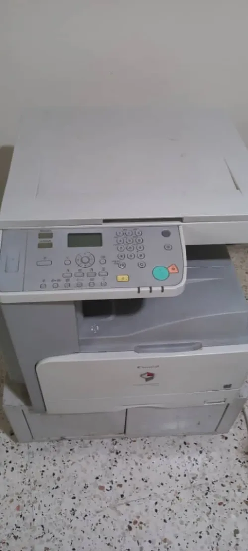 Photocopieus Canon  2422 للبيع A4-A3  Photocopie  Impression  Scanner  Noir et blanc   المكان بومرداس التوصيل متوفر
