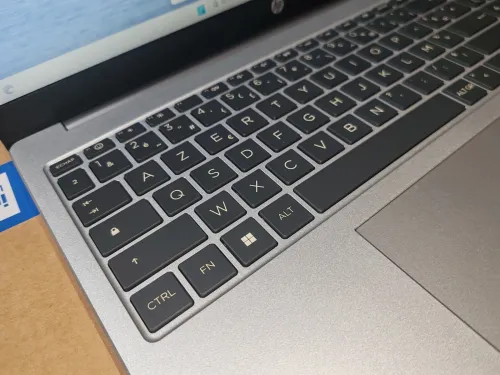 Hp 250 g10 /15.6p  i7-1355u.. 08gb ram.. 512go nvme 140000