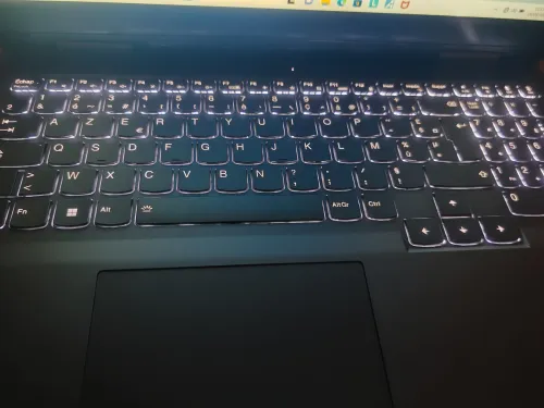 Lenovo loq 15aph8 .. 15.6p /144Hz  Ryzen 7 8845Hs 16 gb 01to ssd.. Rtx 4060 08gb.  257000