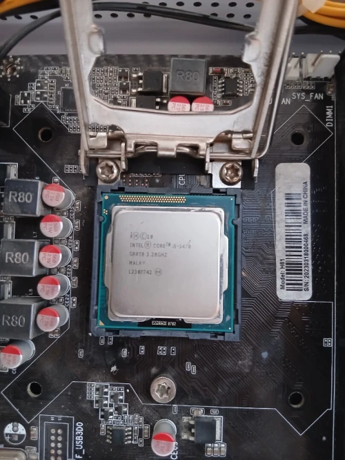 Combo carte mère et i5 3470+12gb ram +disc 500gb gratuit