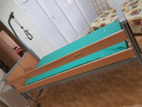 Lit medicalisé 