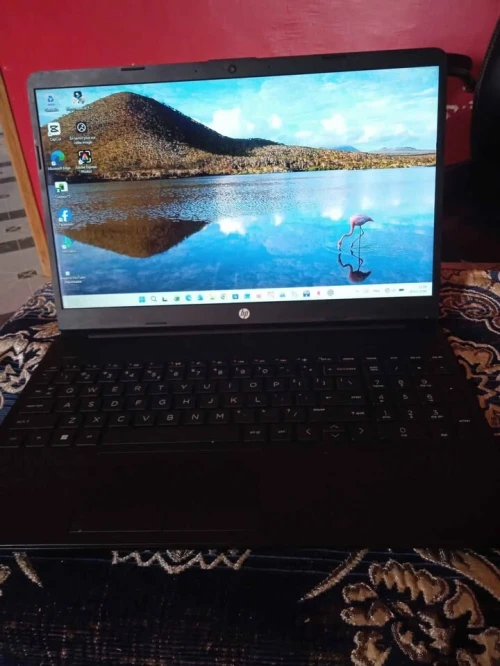 pc portable HP i7/10eme/Ram 8g/HDD 1TO/ecran tactile 17 pouce avec chargeur originale