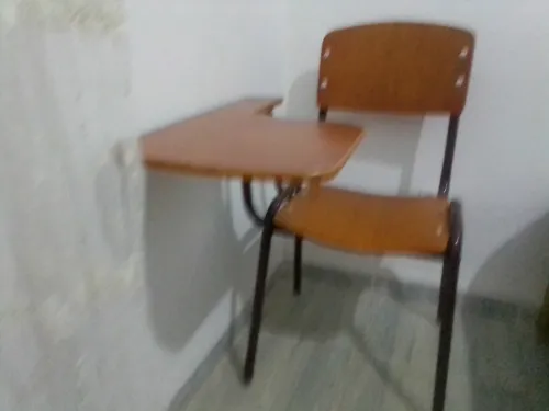 Chaise avec écritoire 