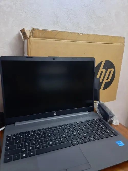 hp laptop 15-dw3049nk i3 11th gen jamais utilisé (jdiiid)