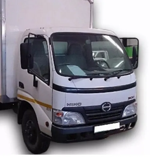 Hino 300 plateau 
