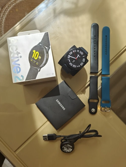 Samsung Galaxy Watch active 2 en très bon etat