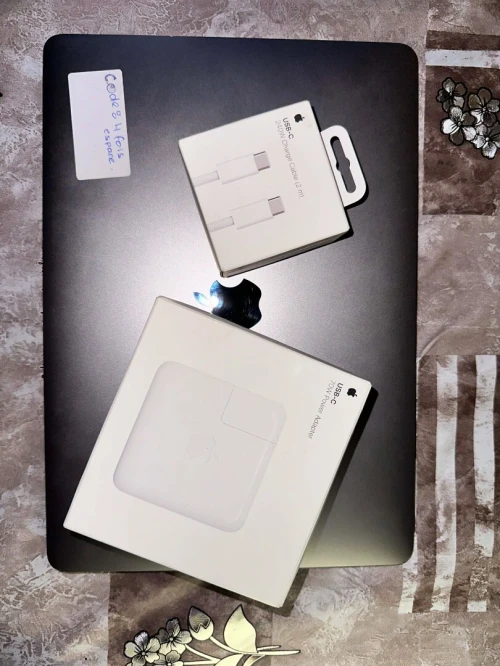 MACBOOK PRO 2020 i5 16Gb 512SSD 13 pouces TOUCHBAR Cycle 650