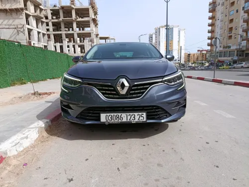 Renault Megane 4  2023 Itens