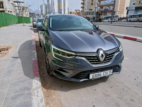 Renault Megane 4  2023 Itens