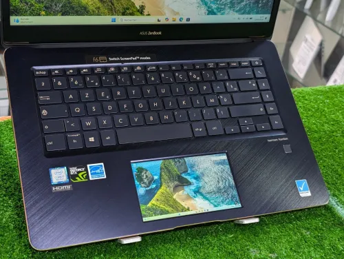 Asus zenbook Pro 15