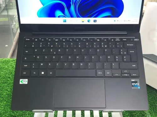 Samsung GalaxyBook2 Pro