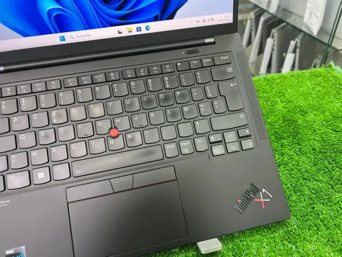 THINKPAD X1 CARBON GEN 9
