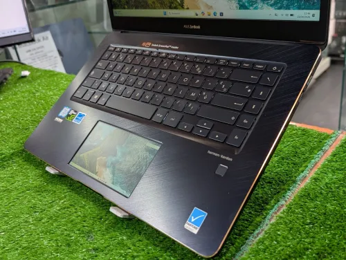 Asus zenbook Pro 15