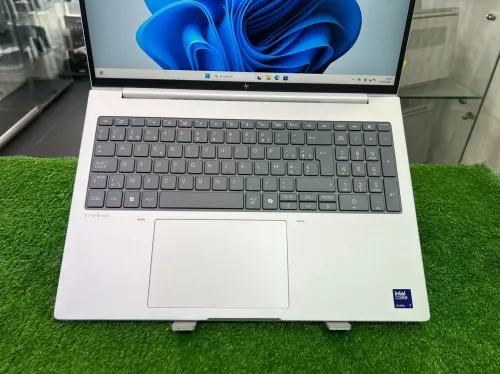 HP ELITEBOOK 8 G1i 16''
