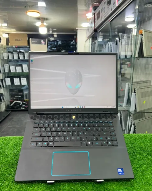 ALIENWARE m 16 R2