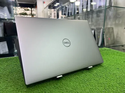 DELL PRECICI 5500
