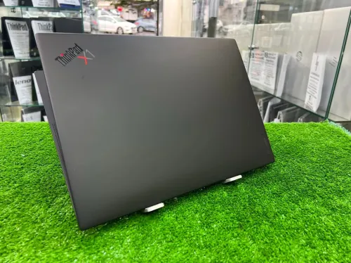 THINKPAD X1 CARBON GEN 9