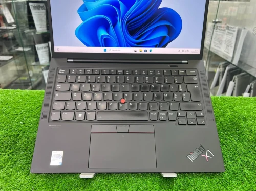 THINKPAD X1 CARBON GEN 9