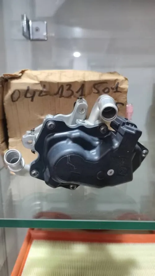 SOUPAPE RECYCLAGE DE GAZ D'ECHAPPEMENT AUDI A3 2013 + GOLF 7 (1.6 , 2.0 TDI)  04L131501S