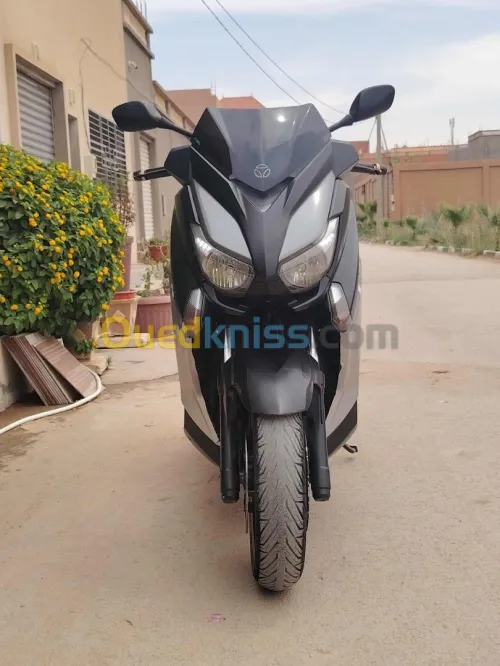 Yamaha Xmax 2016