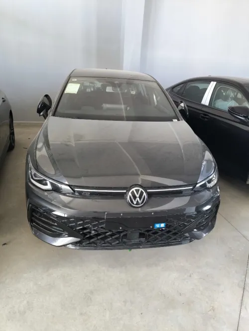 Volkswagen Golf 8 2025 8.5 black édition