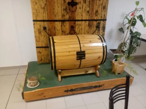 ديكورات و نافورات و شلالات {نافورة-شلال}