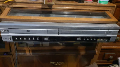 Lecteur VHS DVD LG