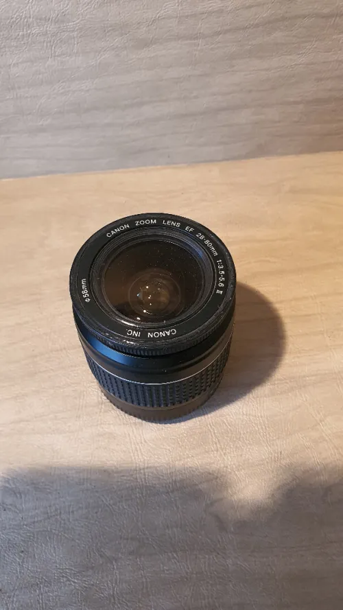 Objectif Canon EF Zoom 28 / 80 mm 1:3.5-5.6 II  ; 2 crochets cassés 