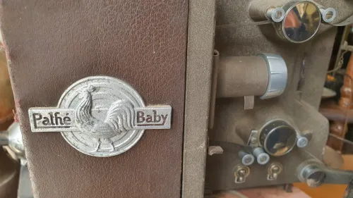 Projecteur Pathé Baby 9,5 mm avec bobine 