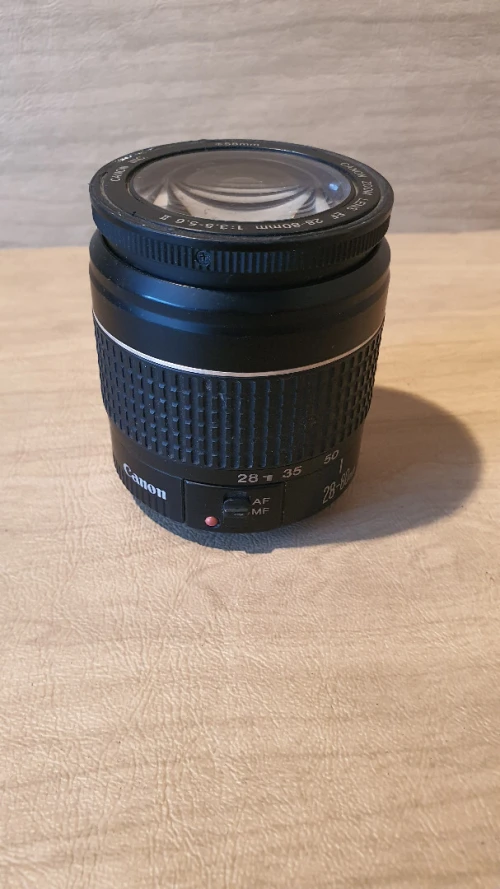 Objectif Canon EF Zoom 28 / 80 mm 1:3.5-5.6 II  ; 2 crochets cassés 