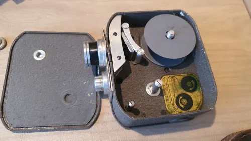 Camera super 8 ARMOR ARMORY avec sacoche marron 