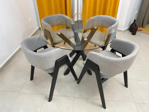 Table lux طاولة طعام 