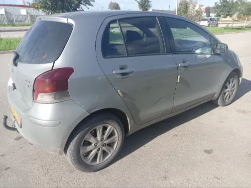 Toyota Yaris 2011 Cope
