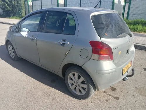 Toyota Yaris 2011 Cope